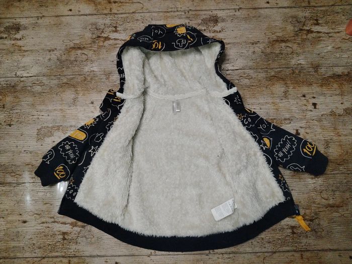 Magnifique veste zippée mi saison garçon 12 mois - photo numéro 2