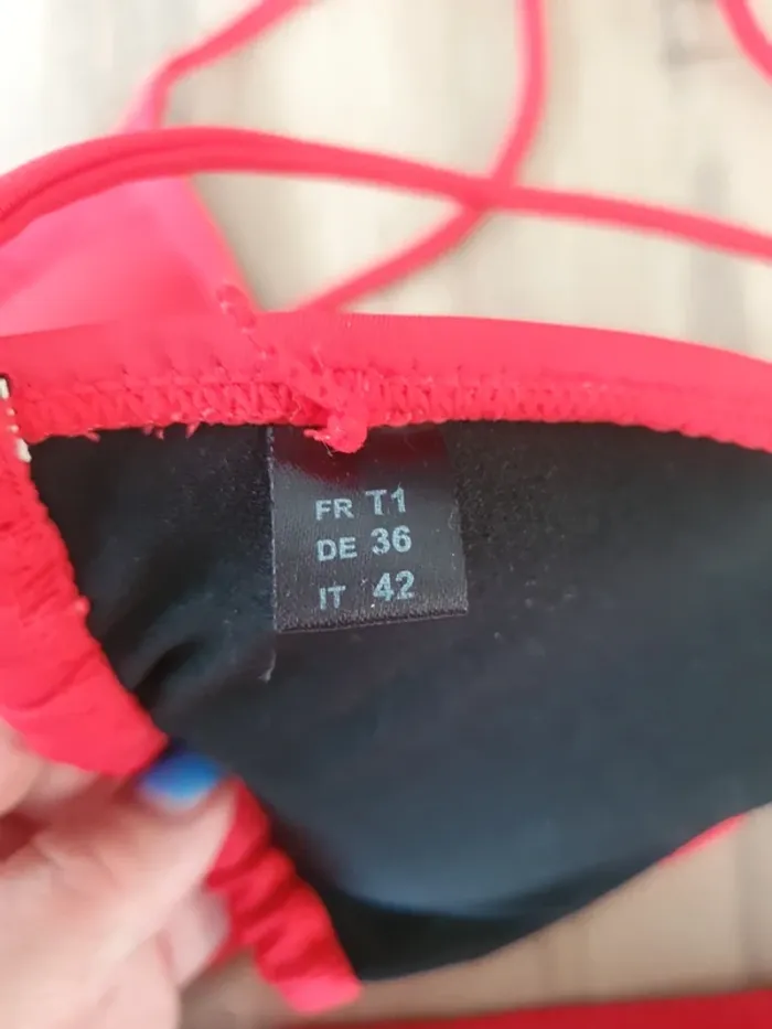 Short rouge - photo numéro 3