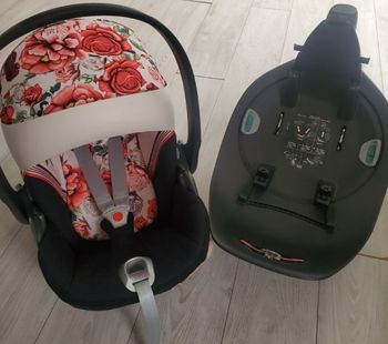 ensemble coque + base pivotante cybex