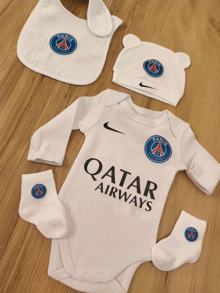 Ensemble bébé foot cadeau de naissance paris psg - photo numéro 3