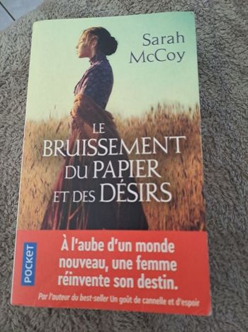 Le bruissement du papier et des desirs