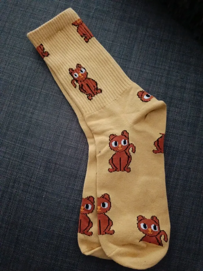 Paire de chaussettes femme Gamin gamine taille unique jaune avec chat - photo numéro 3