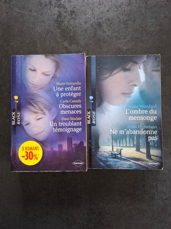 Lot de 2 livres Harlequin collection Black Rose en bon état