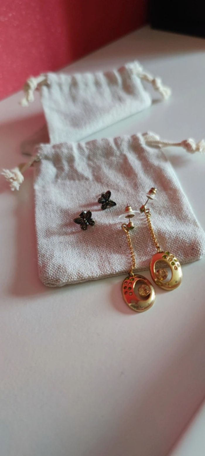 Lot 2 paires de boucles d'oreilles