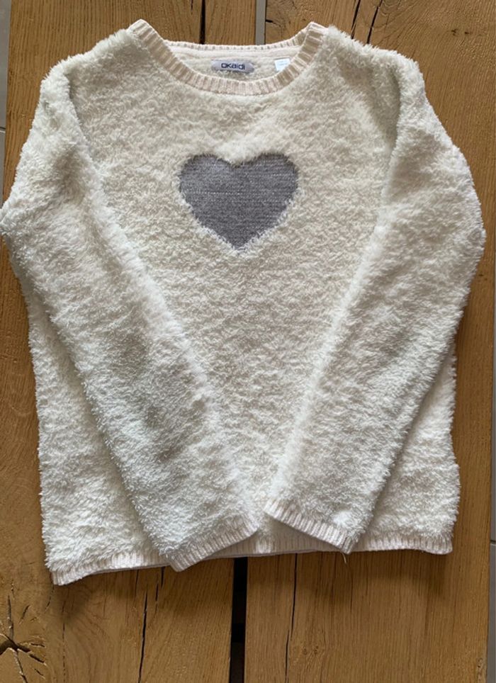 Pull blanc tout doux cœur gris fille 10 ans (Okaidi)