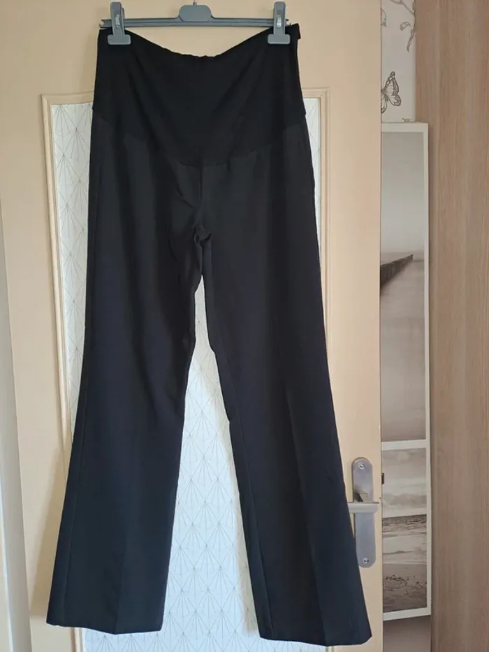 Pantalon de grossesse porté 1 fois 38 noir maternité ttbe