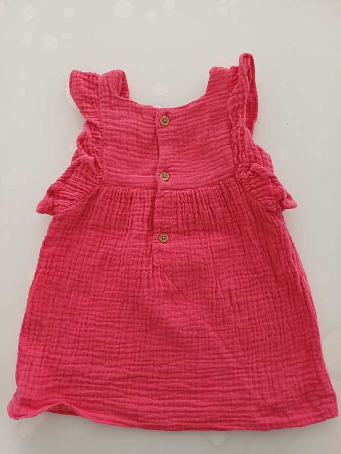 Robe neuve taille 9 mois - photo numéro 3