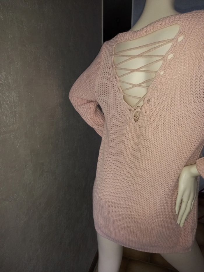 pull long en maille rose avec perles et lacet dans le dos taille 42 - photo numéro 2