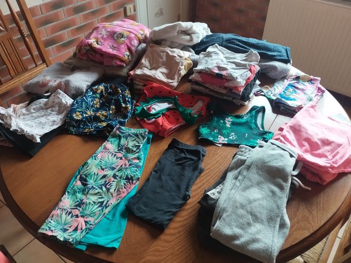 Lot vêtements fille 4 ans