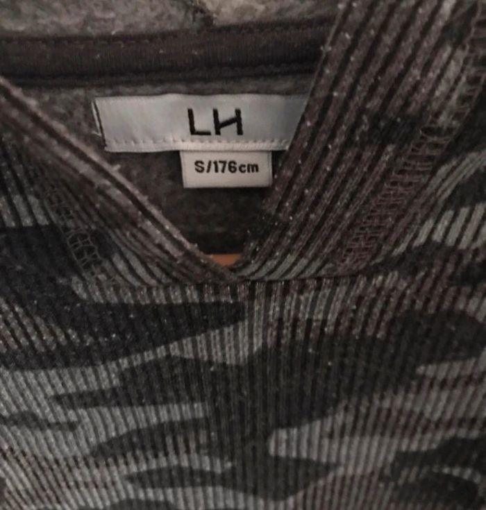 Sweat à capuche Marque LH neuf sans étiquette taille S - photo numéro 16