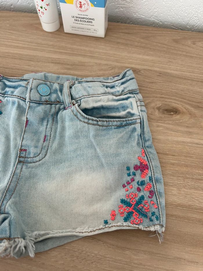 👖 Joli short en jean fleuri Denim Co. 👖 - photo numéro 5