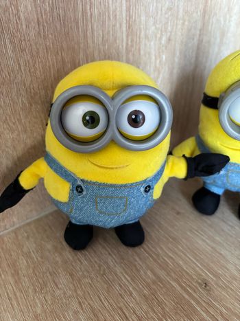 Lot de deux peluches les minions