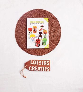 Livre 📙 loisirs créatifs, bouchons peints à la main, NEUF