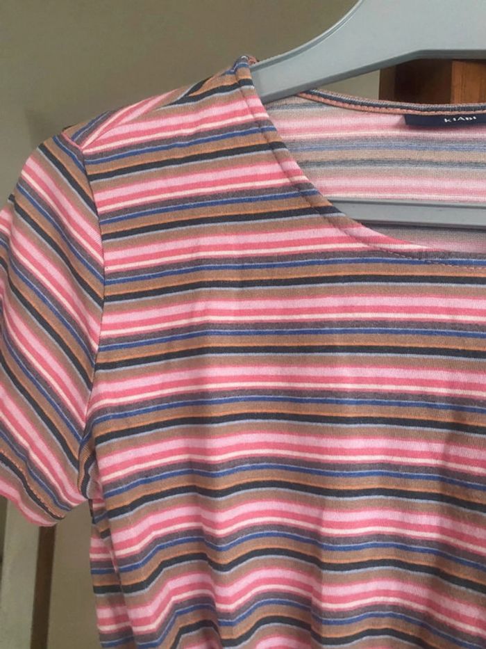 TEE shirt femme taille 38 très bon etat - photo numéro 4