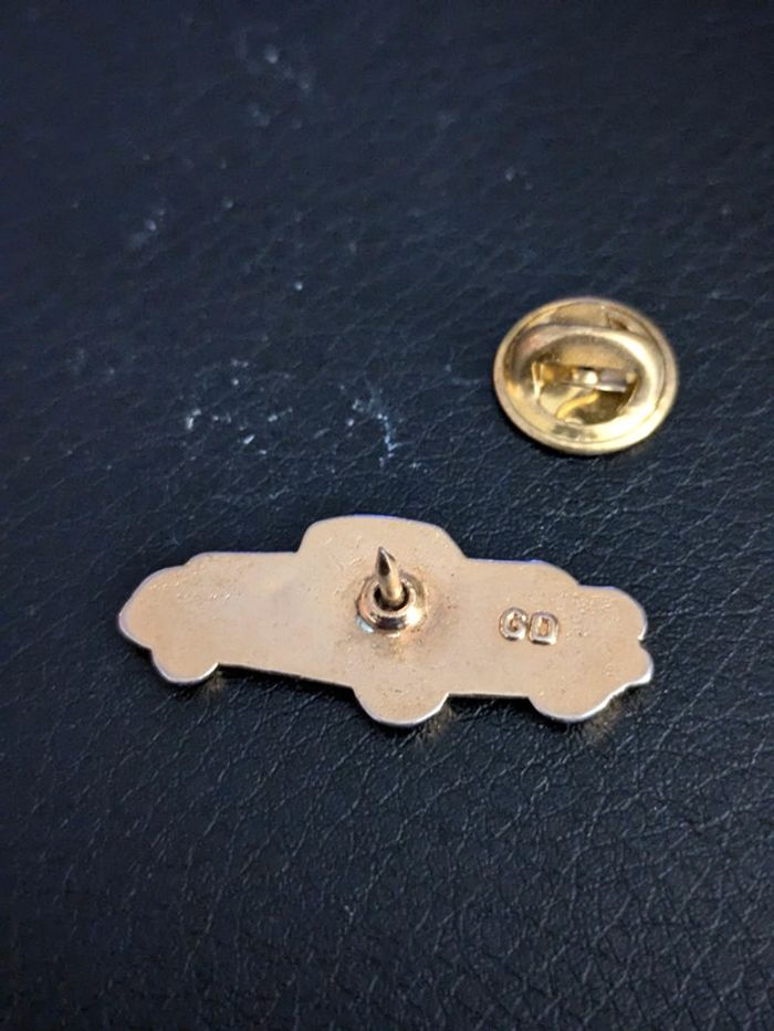 Jolie Pin's Cadillac ou Chevrolet USA signé GD - photo numéro 2