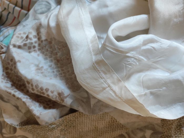 H&M robe motifs écailles en soie taille M - photo numéro 8