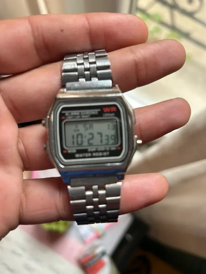 Montre style CASIO