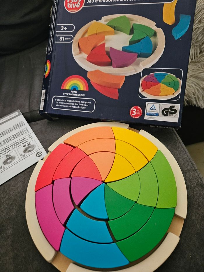 Jeu emboitement arc en ciel cercle