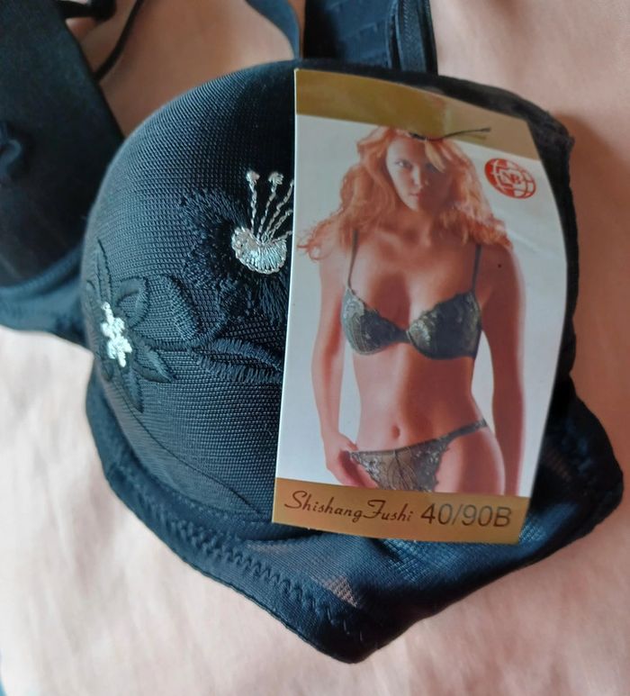 Soutien gorge neuf 90B - idée cadeau fête des Mères - photo numéro 2