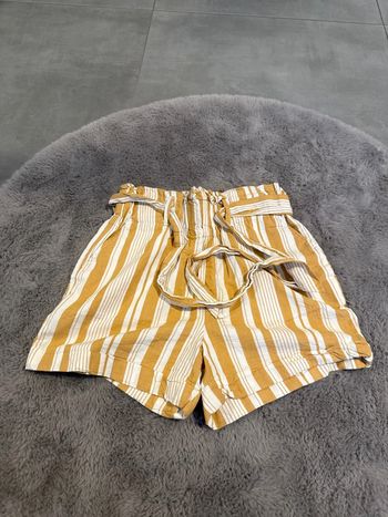 Short taille 34 neuf