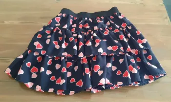 Jupe à volants avec coeurs