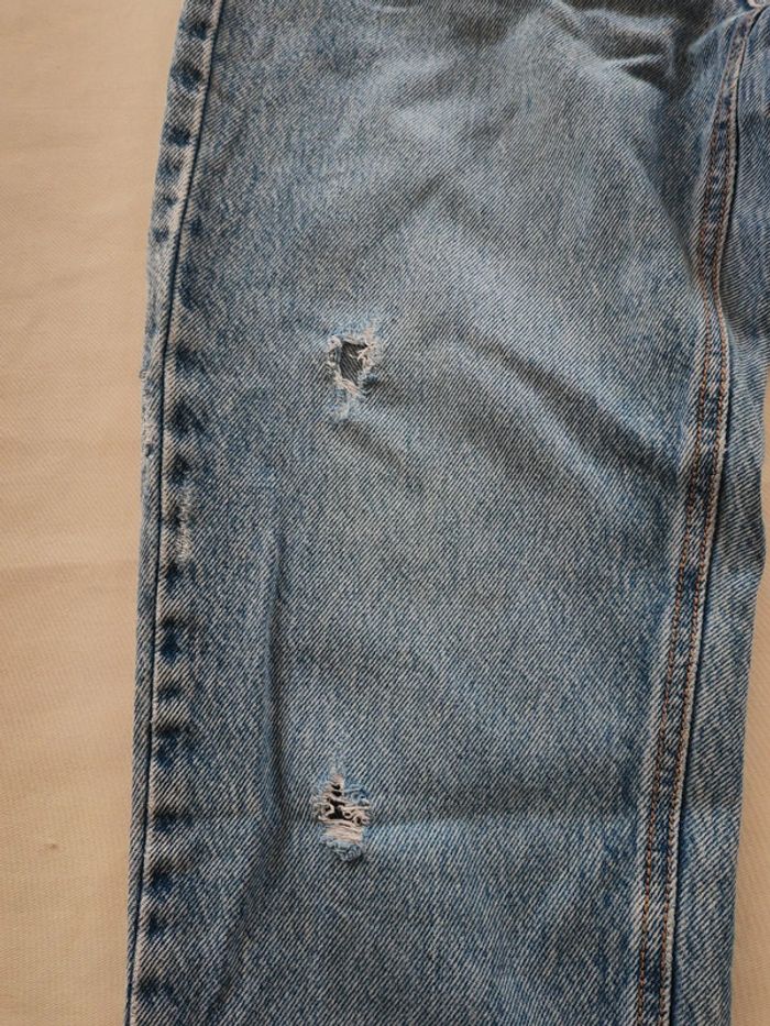 Jean troué, taille 34, marque Stradivarius, très bon état - photo numéro 4