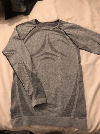 Haut gris sport