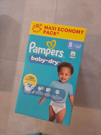 Couches pampers taille 5