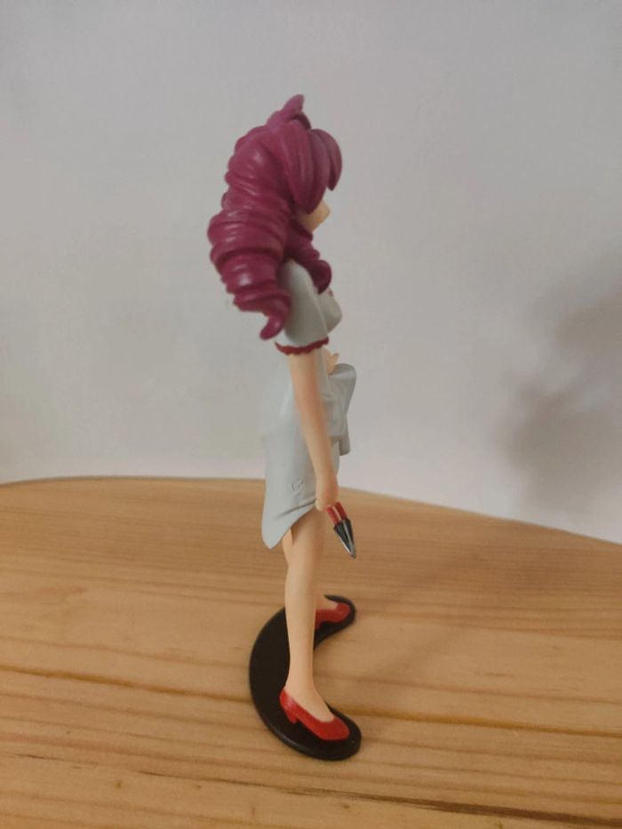 Figurine manga anime Emi ISUZU - photo numéro 2