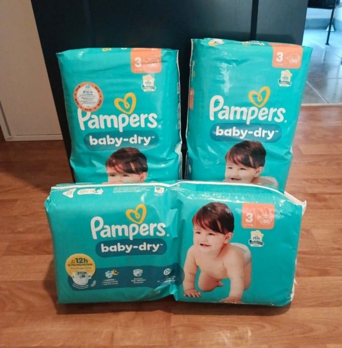 Lot de 3 paquets de couches Pampers taille 3