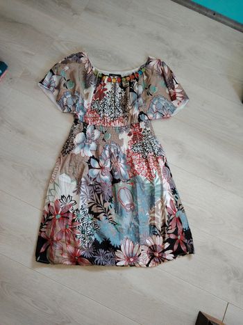 Robe femme manches courtes. Taille 38
