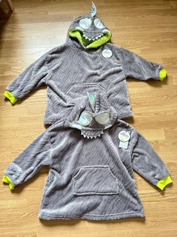 Lot de deux snoodie 3-6 ans neufs