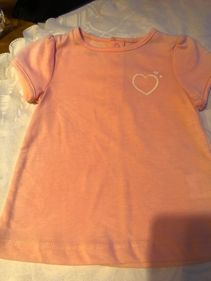 Ensemble fille short et tee shirt neuf 6 mois - photo numéro 2