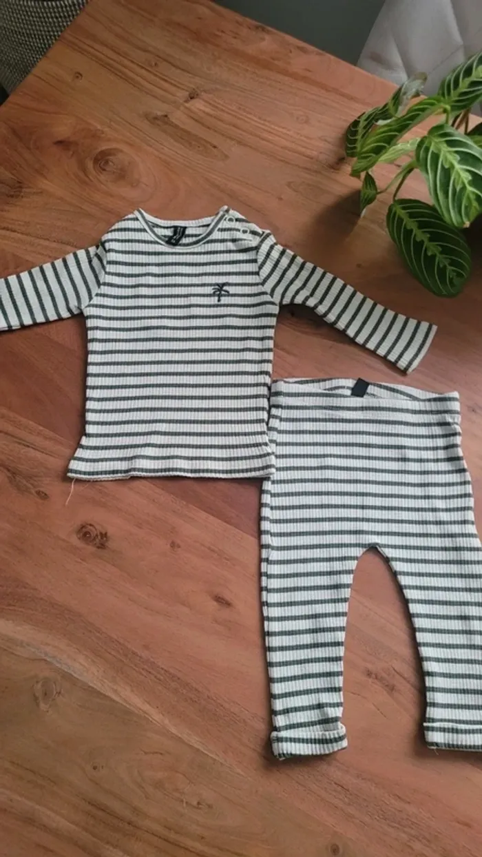 Ensemble bébé à rayures 56cm - photo numéro 3