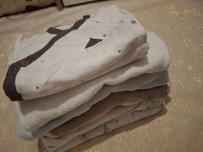 Lot vetement naissance jamais porté - photo numéro 2