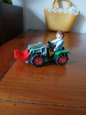 Playmobil: Figurine Enfant & son jouet tracteur