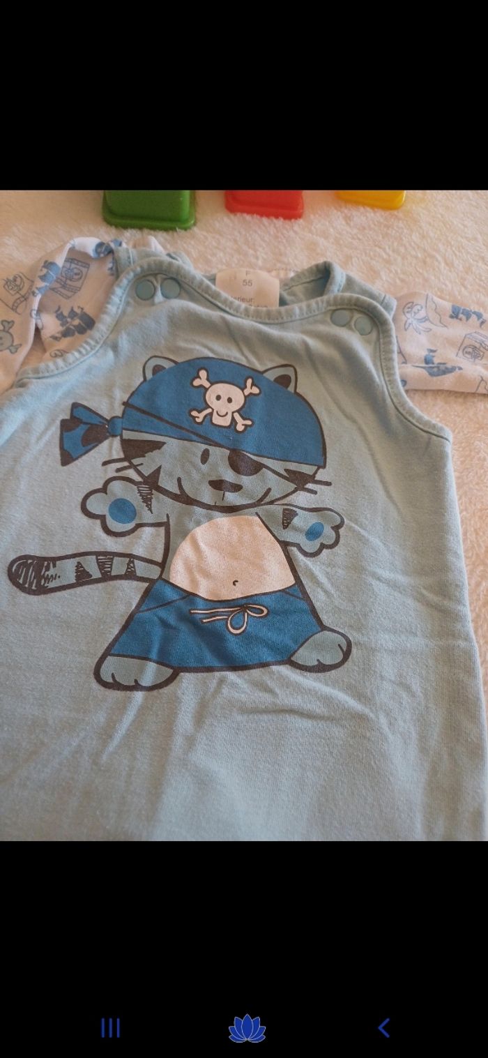 Ensemble bébé taille 1 mois - photo numéro 2