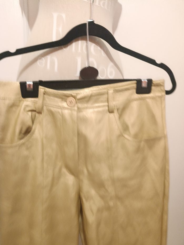 Pantalon Chantal B en simili– Taille M – Doré, idéal fêtes !