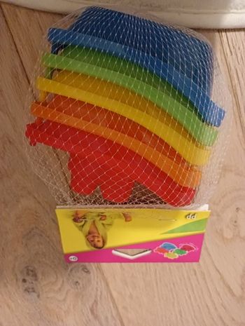 Set de 5 bateaux colorés pour le bain