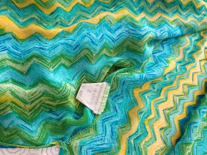 Chemise  marque coup de charme taille 2 à  boutons vert bleu et jaune - photo numéro 6