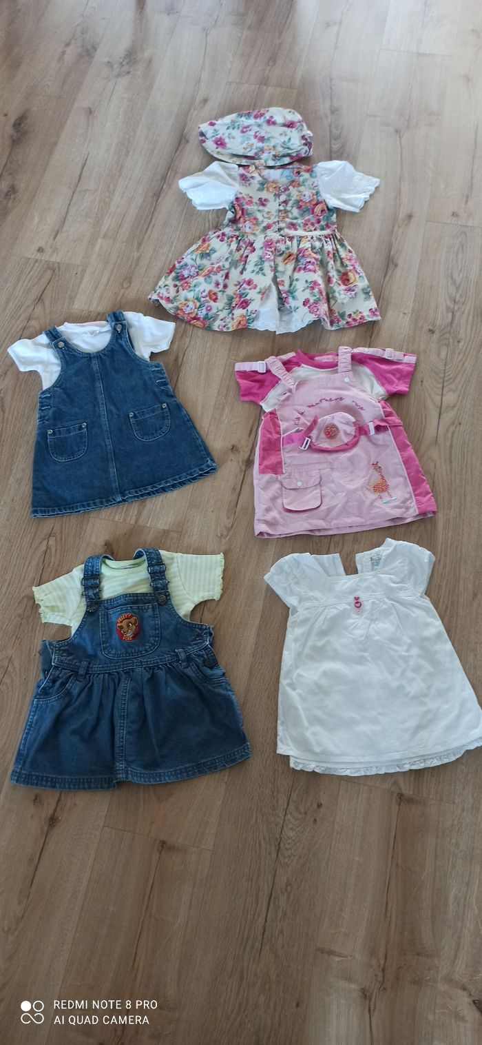 Lot de 5 robes ete 18 mois