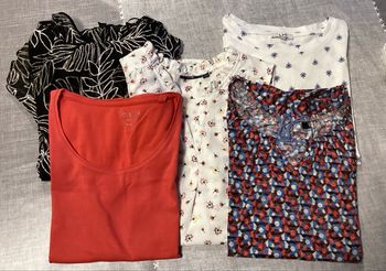 Lot de 5 teeshirts et blouses 42