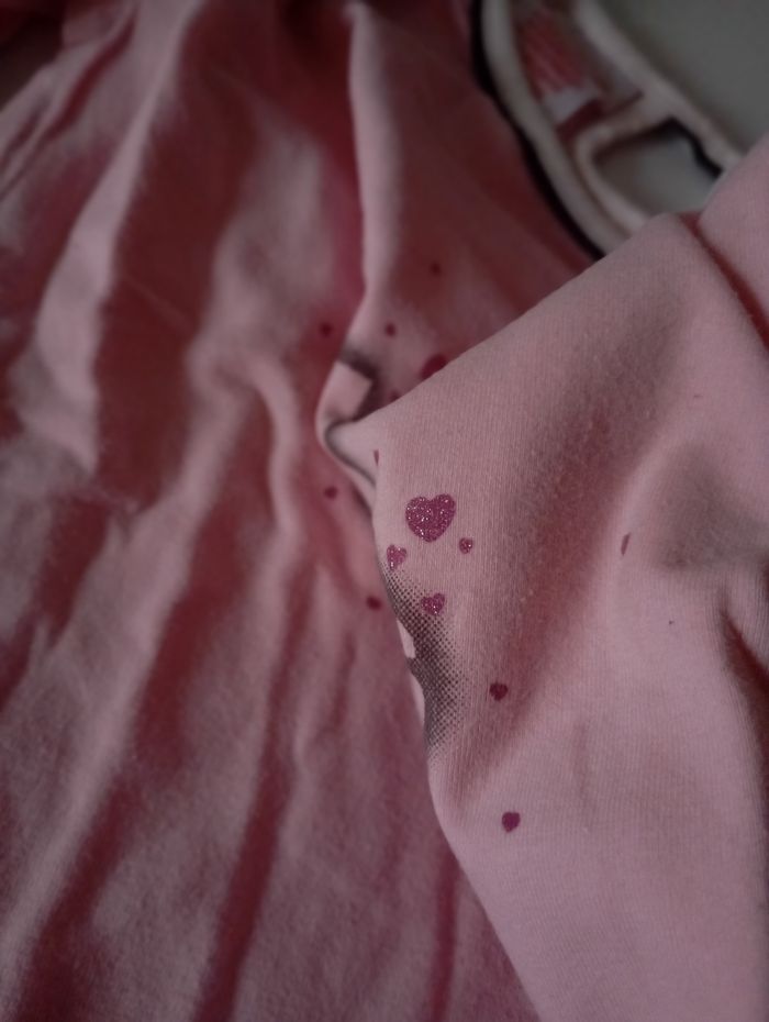 Tee-shirt , 3 ans ,manches longues , coton rose ,blanc et paillettes , Adidas . État neuf - photo numéro 9