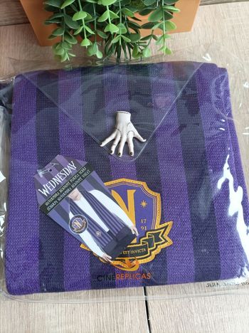 Écharpe wednesday nevermore mercredi 