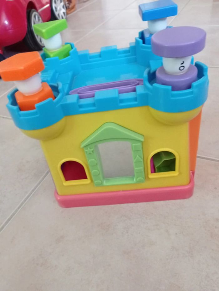 Château avec forme a mettre - photo numéro 4