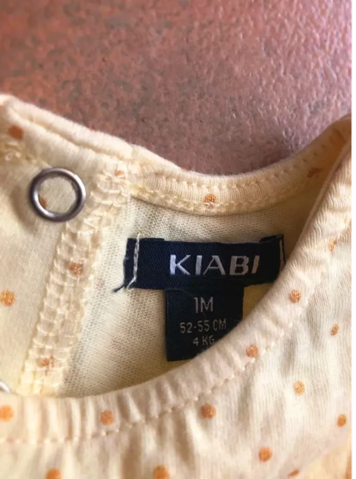 Joli  haut tunique Kiabi  (1  mois) neuf - photo numéro 2