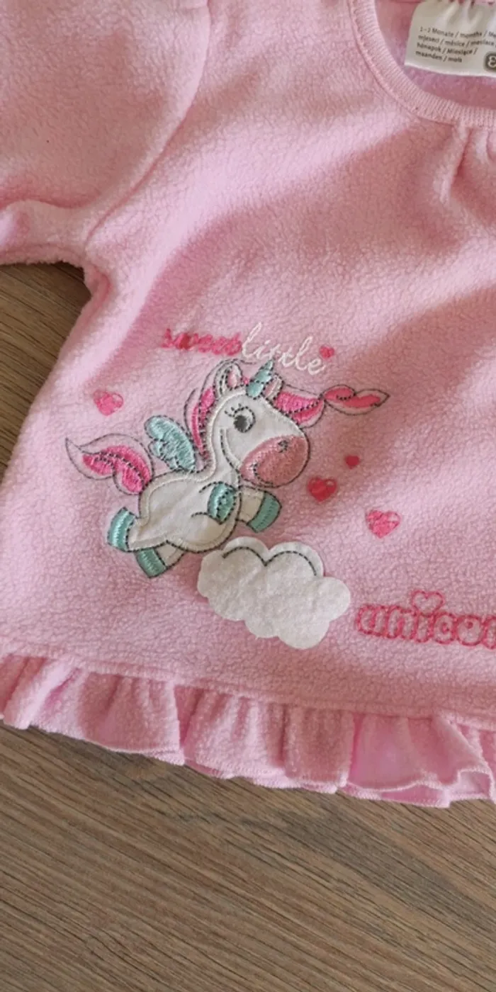 Pull taille 1-2 mois - photo numéro 3