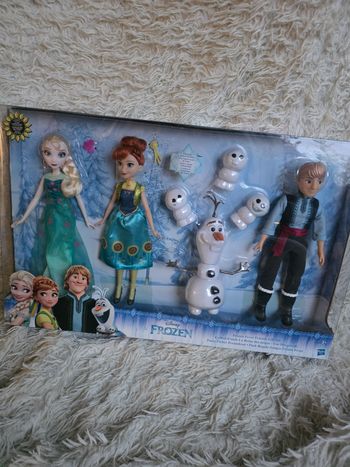 Barbie disney / poupée princesse Elsa Anna Kristoff Olaf disney store - disneyland paris