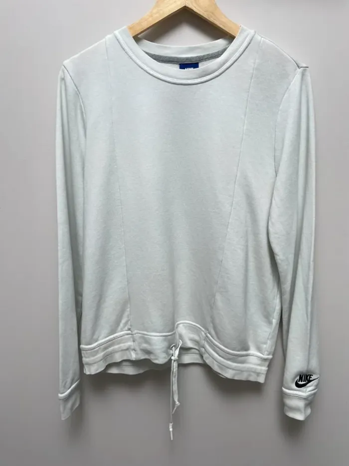 Nike white sweater sports Womens Medium
