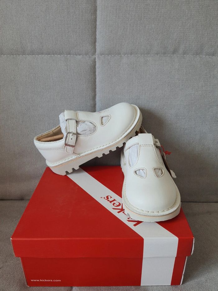 Babies salomés ballerines mary jane en cuir Kickers pointure 26 neuf avec étiquettes